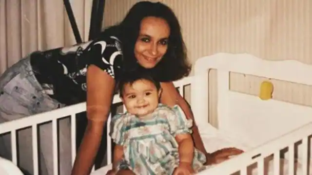  मां सोनी राजदान ने इस अगल अंदाज़ में दी आलिया भट्ट को जन्मदिन की बधाई, फैन्स बोले- मां की कार्बन कॉपी