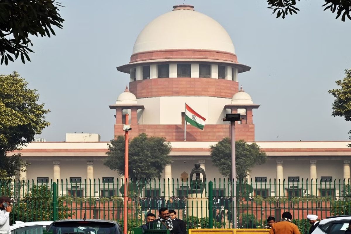 Supreme Court: चुनाव में मुफ्त का वादा करने के खिलाफ सुप्रीम कोर्ट सख्त, केंद्र सरकार और Election Commission को जारी किया नोटिस