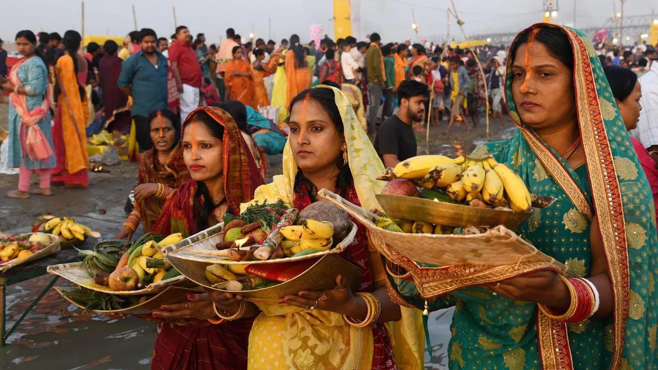 Chhath Puja: 5 नवंबर से होगी चार दिवसीय महापर्व छठ पूजा की शुरुआत, आइए जानते हैं इसका इतिहास, किसने की थी पहली पूजा…