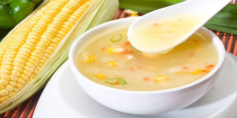 Sweet Corn Soup: सर्दी में स्वाद और सेहत का बेहतरीन कॉम्बिनेशन है स्वीट कॉर्न सूप, आइए जानते हैं इसे बनाने की आसान रेसिपी और हेल्थ बेनिफिट