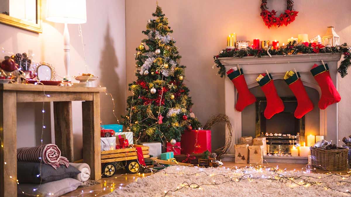 Christmas Decoration Ideas: क्रिसमस पर अपने घर को बनाना खास, तो फॉलो करें ये ट्रेंडी डेकोरेशन टिप्स….