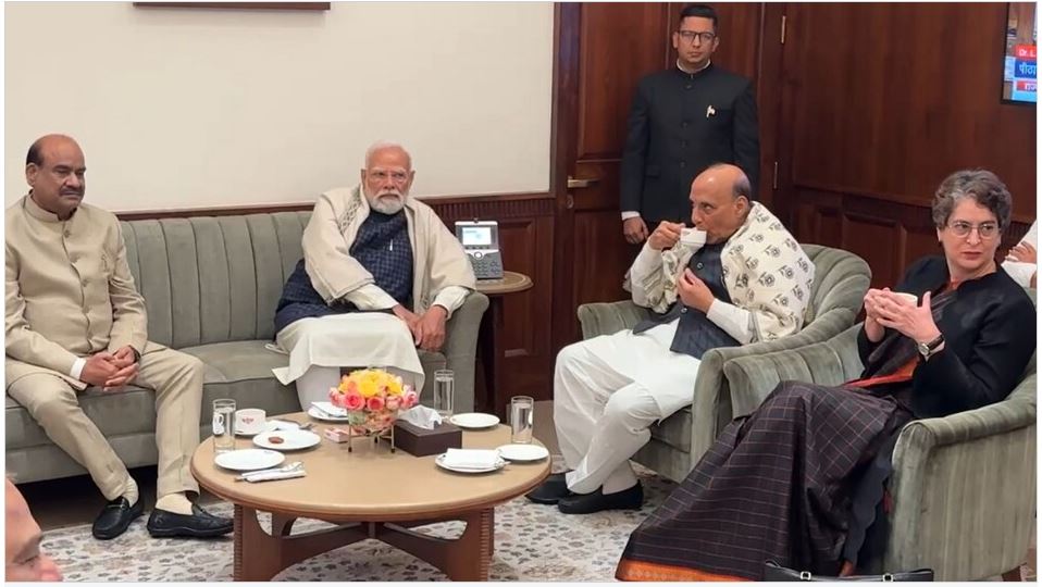 संसद सत्र के बाद सत्ता और विपक्ष के नेताओं ने की ‘चाय पर चर्चा’, पीएम मोदी और प्रियंका गांधी सहित कई दिग्गज शामिल