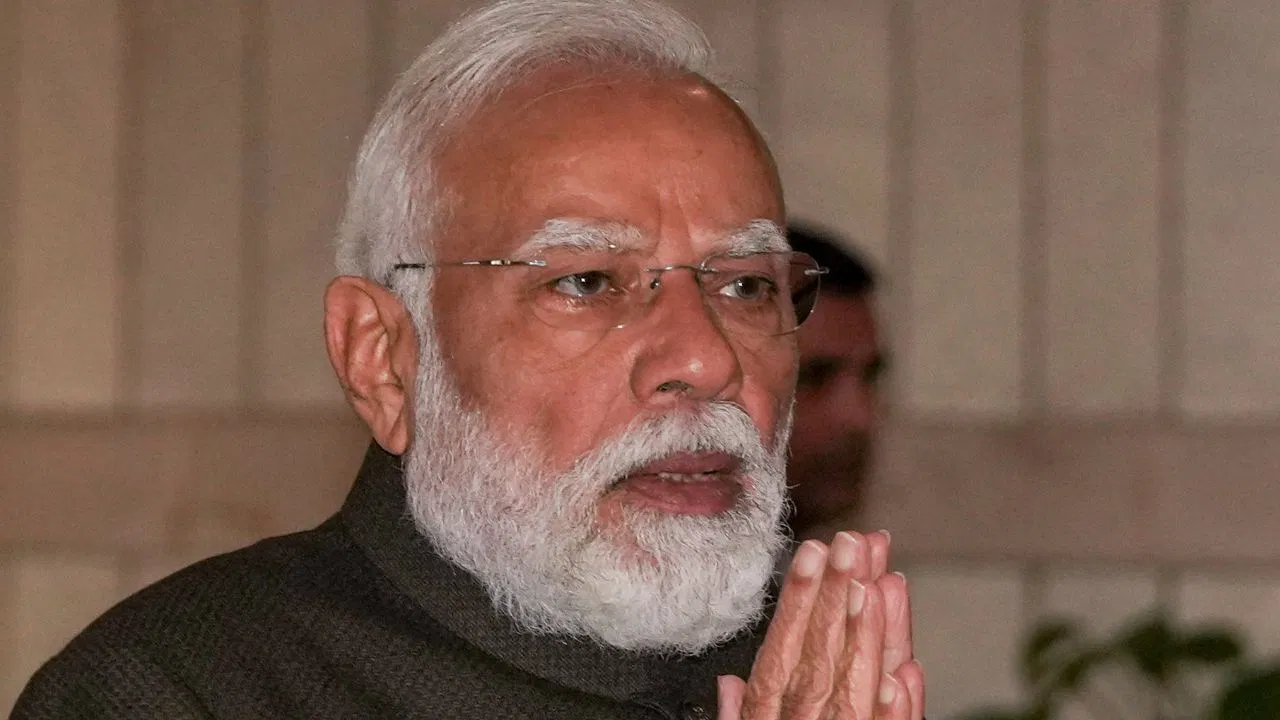 पीएम मोदी ने एनडीए सांसदों से की बैठक, तकनीक के जरिए काम जनता तक पहुंचाने और सोशल मीडिया पर सक्रिय रहने की दी सलाह