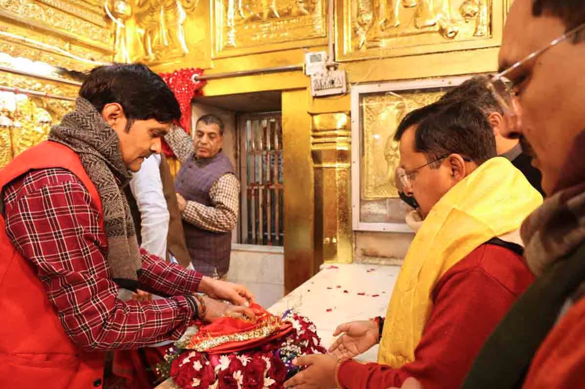 नितिन नबीन ने कनॉट प्लेस हनुमान मंदिर में की पूजा-अर्चना, PM मोदी की मौजूदगी में संभालेंगे पद