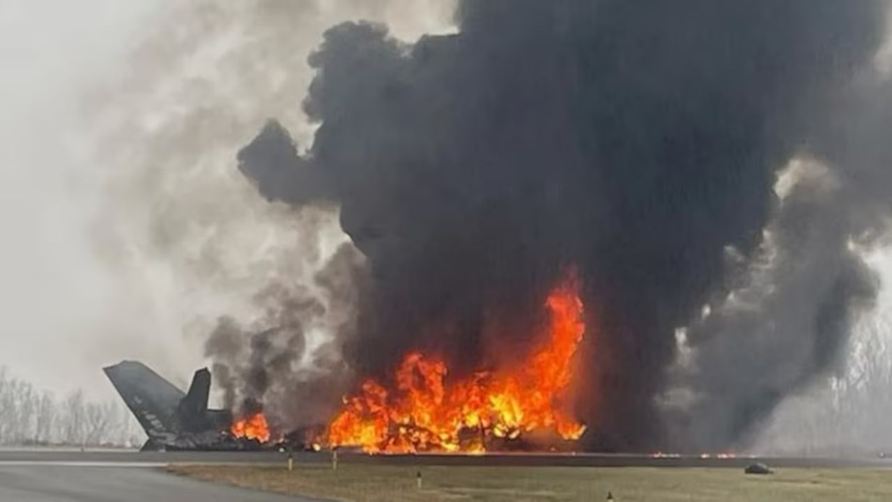 अमेरिका में बर्फीले तूफान के बीच बड़ा विमान हादसा, बैंगोर एयरपोर्ट पर प्राइवेट जेट दुर्घटनाग्रस्त, 8 लोग थे सवार