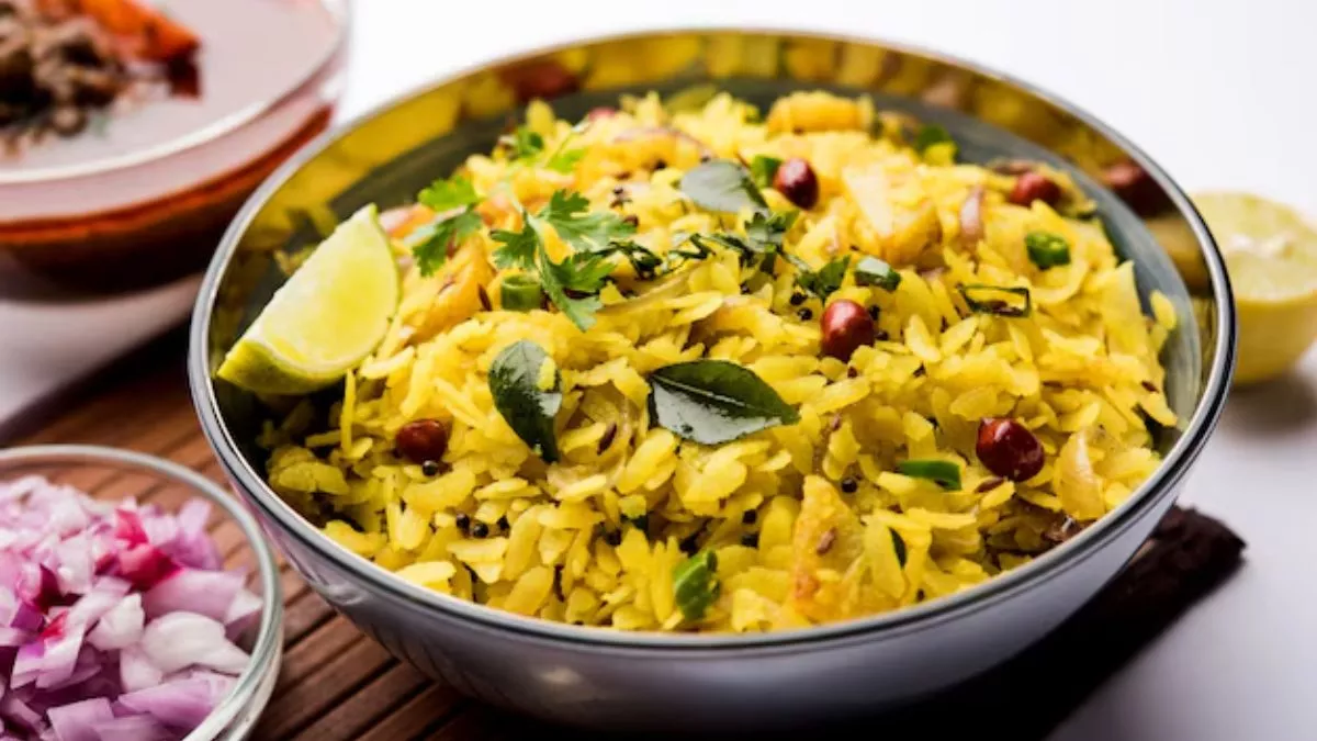 सुबह के नाश्ते में बनाएं हाई-प्रोटीन पोहा, मिलेगा दिनभर की एनर्जी का पावर डोज, जानें रेसिपी