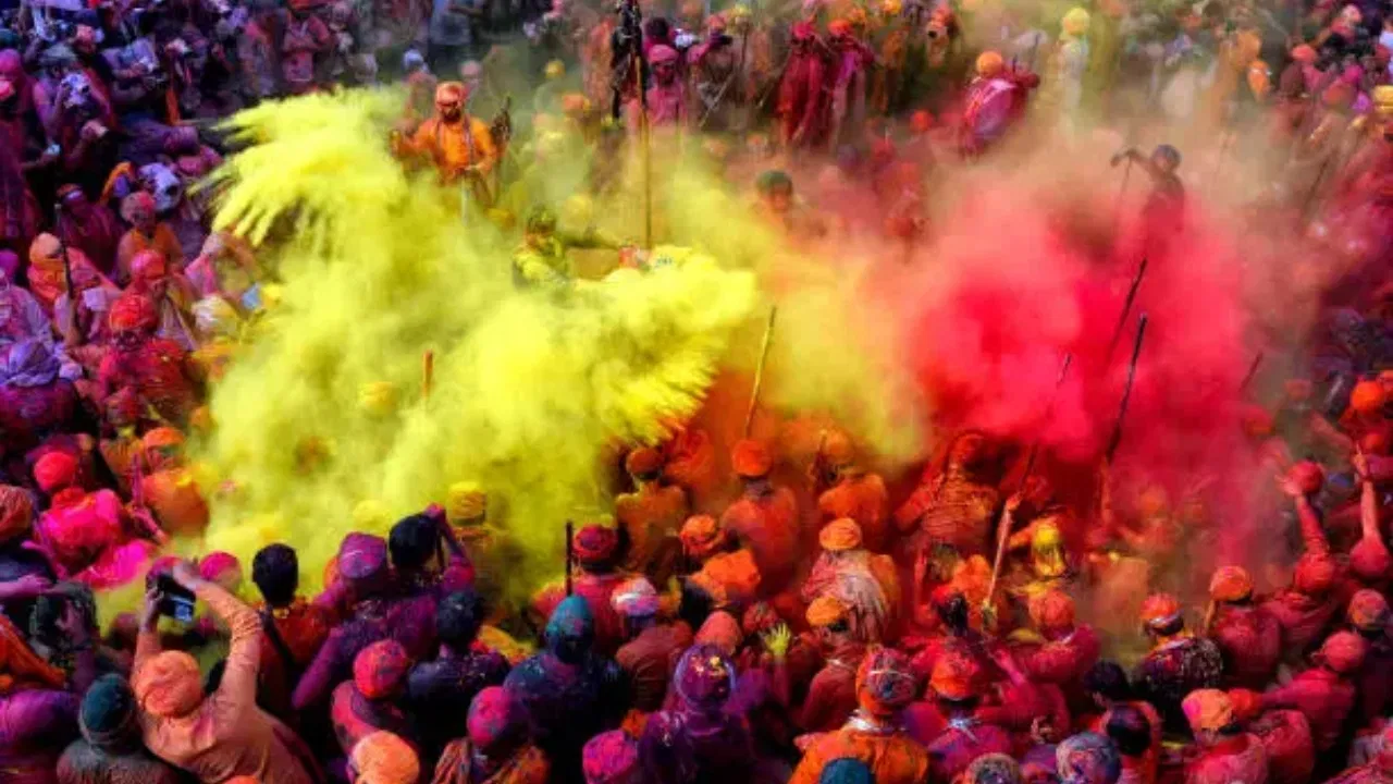 Mathura Vrindavan Holi 2026: 25 फरवरी से 4 मार्च तक रंगों की धूम, जानिए मथुरा-वृंदावन में कब से शुरू होगा ये महोत्सव?