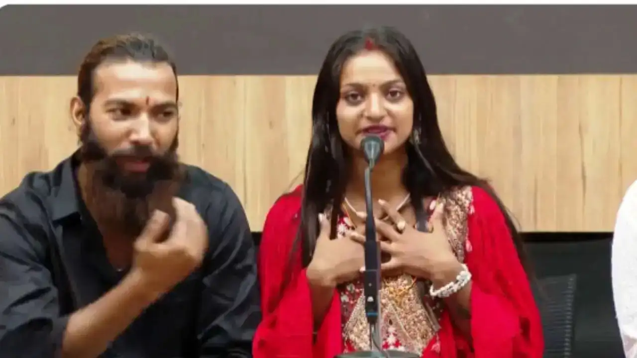 ‘ये लव जिहाद नहीं है…’, महाकुंभ वायरल गर्ल मोनालिसा ने मुस्लिम बॉयफ्रेंड से शादी पर तोड़ी चुप्पी