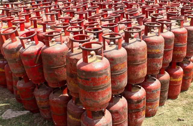 आखिर घरेलू LPG सिलेंडर पर 14.2 KG ही क्यों लिखा होता है? जानिए इसके पीछे की असली वजह