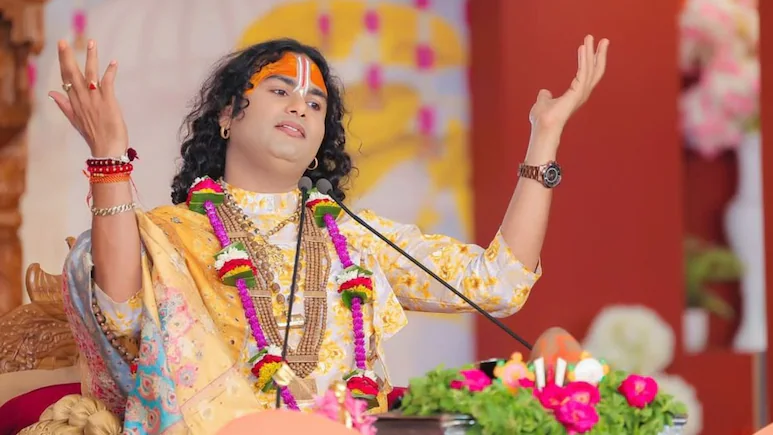 वायरल कंटेंट से परेशान अनिरुद्धाचार्य, कोर्ट ने कहा – हर कोई सहमत नहीं होगा