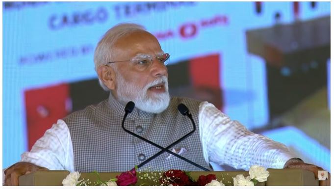 पीएम मोदी ने नोएडा अंतरराष्ट्रीय एयरपोर्ट फेज-1 का किया उद्घाटन, बोले- ‘विकसित यूपी का नया अध्याय शुरू’