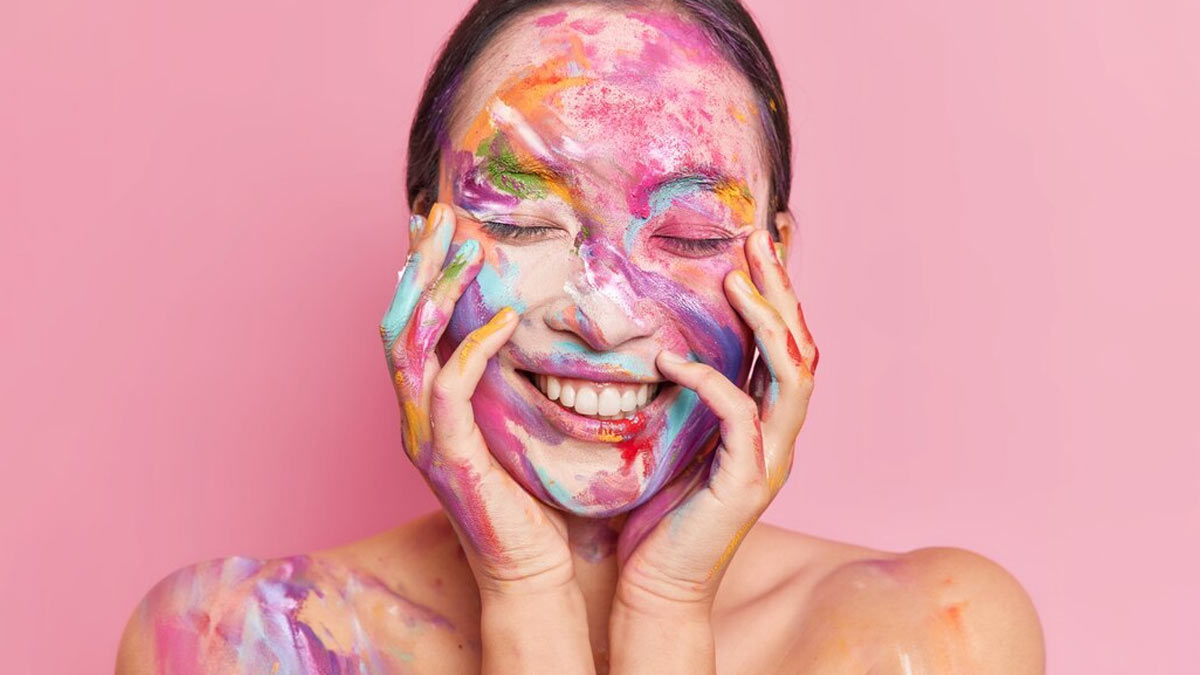 Holi 2026: होली पर रंग खेलने से पहले क्या करें? अपनाएं ये जरूरी स्किन केयर टिप्स, जिससे पक्का रंग भी जल्दी छूट जाए