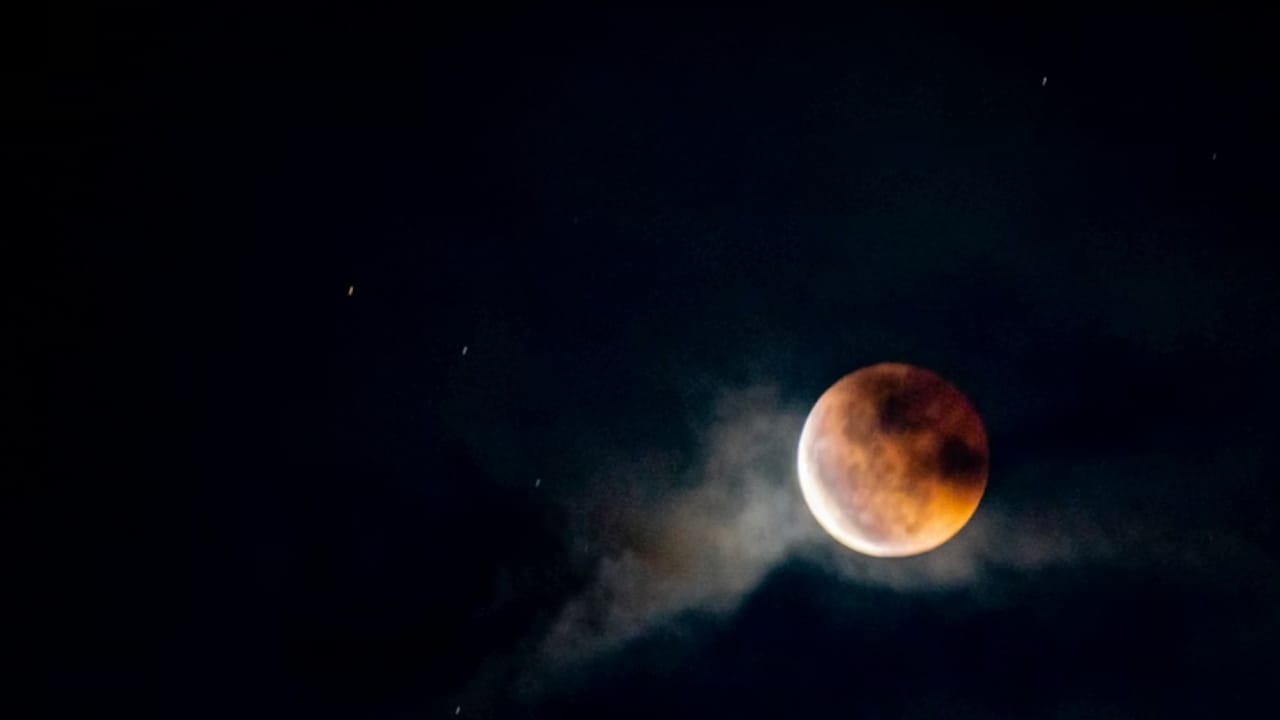 Chandra Grahan 2026: साल का पहला चंद्र ग्रहण आज, जानें चंद्र ग्रहण और सूतक काल 2026 का समय…