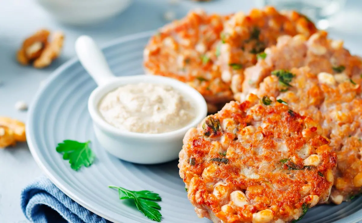 शाम की हल्की भूख के लिए बनाएं क्रिस्पी साबूदाना टिक्की, जानें आसान रेसिपी