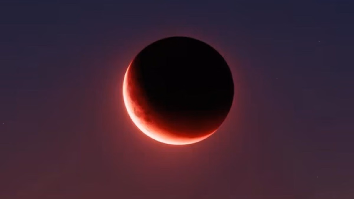 Chandra Grahan 2026: सूतक काल जारी, दोपहर 3:20 बजे से लगेगा चंद्र ग्रहण, होली की उमंग में भूलकर भी न करें ये गलतियां