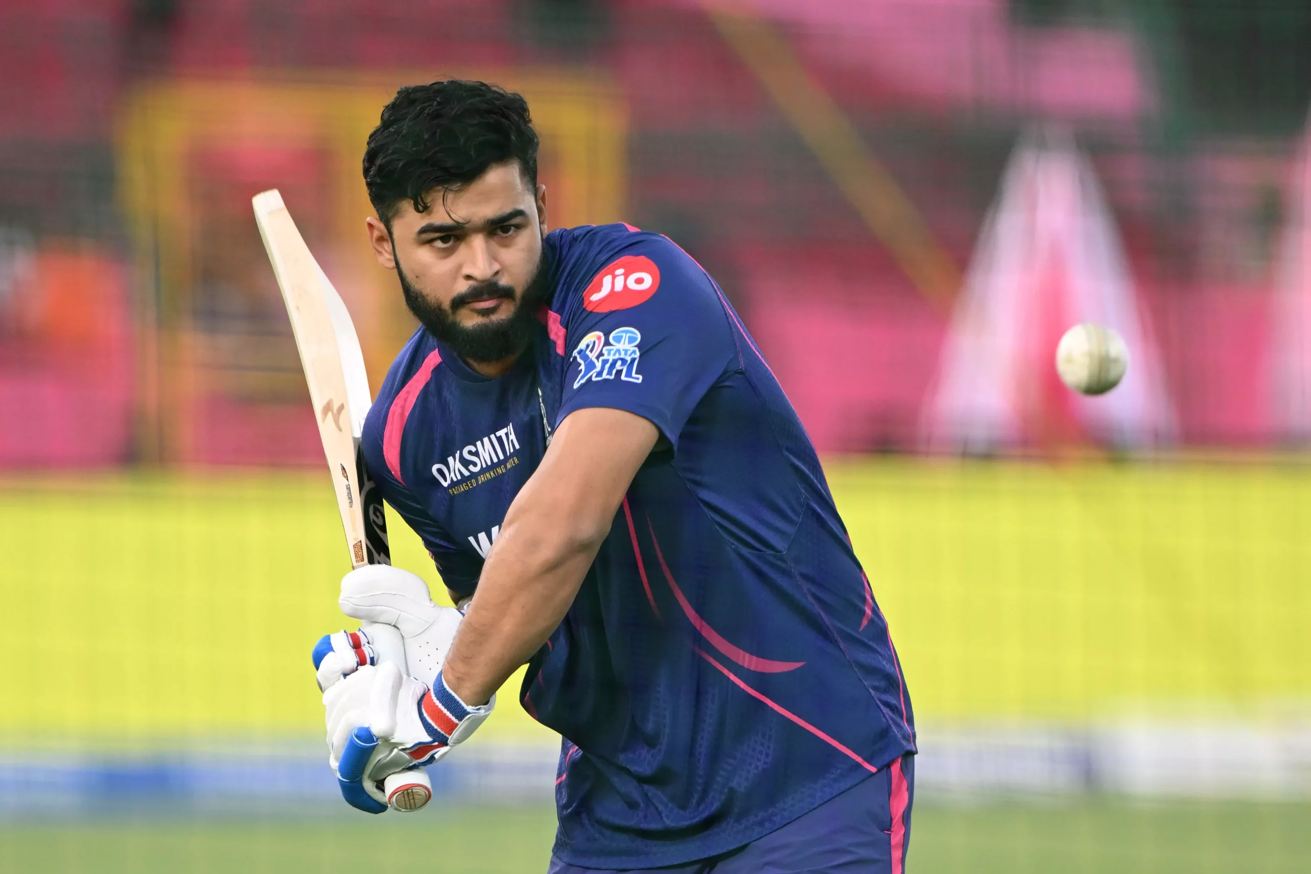 ड्रेसिंग रूम में वैपिंग पर फंसे रियान पराग, BCCI ने 25 प्रतिशत मैच फीस का लगाया जुर्माना