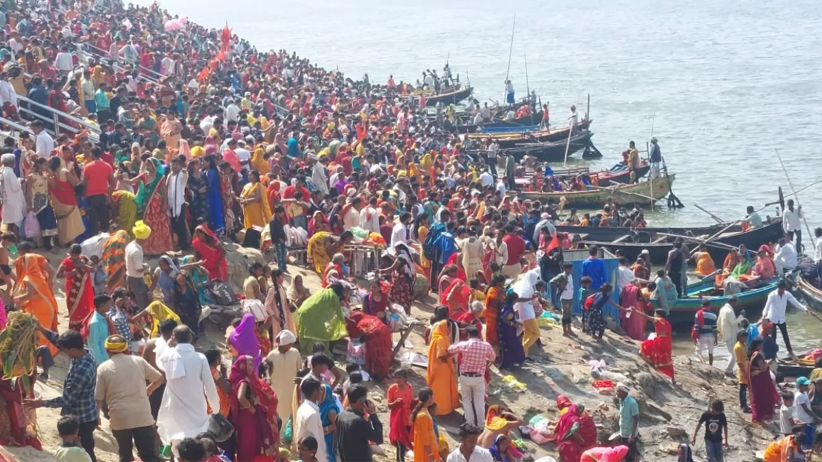 25 या 26 कब है गंगा दशहरा? जानें तिथि, महत्व और पुण्य प्राप्ति के उपाय