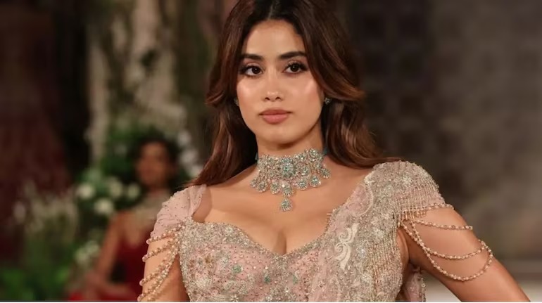 15 साल की उम्र में अश्लील साइट पर थी जाह्नवी कपूर फोटो, एक्ट्रेस ने किया खुलासा