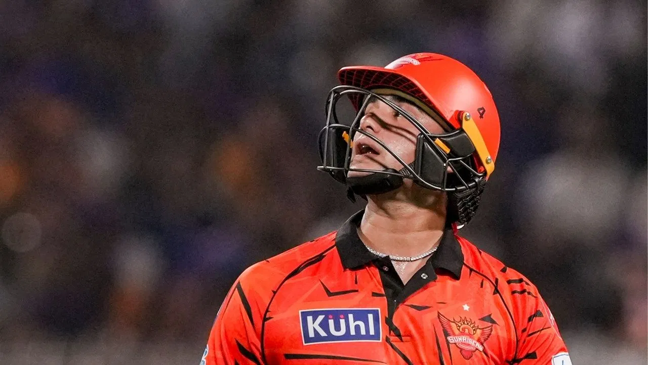 IPL 2026: धमाकेदार पारी खेली फिर भी अभिषेक शर्मा पर BCCI ने क्यों लगाया जुर्माना, जानें पूरा मामला…