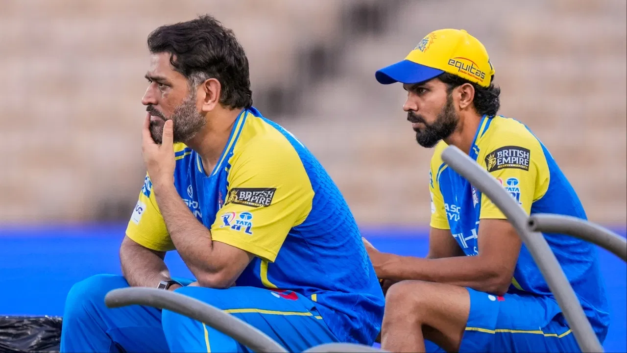 IPL 2026: धोनी की वापसी पर सस्पेंस गहराया, कोच फ्लेमिंग ने दिया बड़ा अपडेट