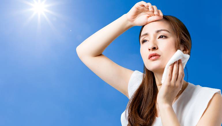 खाली पेट धूप में निकलना पड़ सकता है भारी, एक्सपर्ट से  जानें जोखिम और बचाव के आसान उपाय