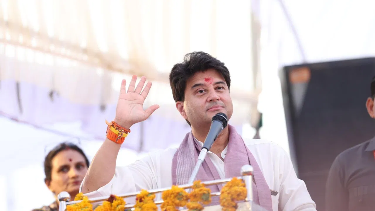 गर्मी से बचना है तो अपनी जेब में एक प्याज रखें…. भीषण गर्मी से बचने के केंद्रीय मंत्री ने दिया गजब का उपाय