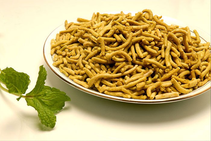 लंच में बनाएं क्रिस्पी लहसुन की भुजिया, मक्के की रोटी के साथ मिलेगा देसी स्वाद, जानें रेसिपी