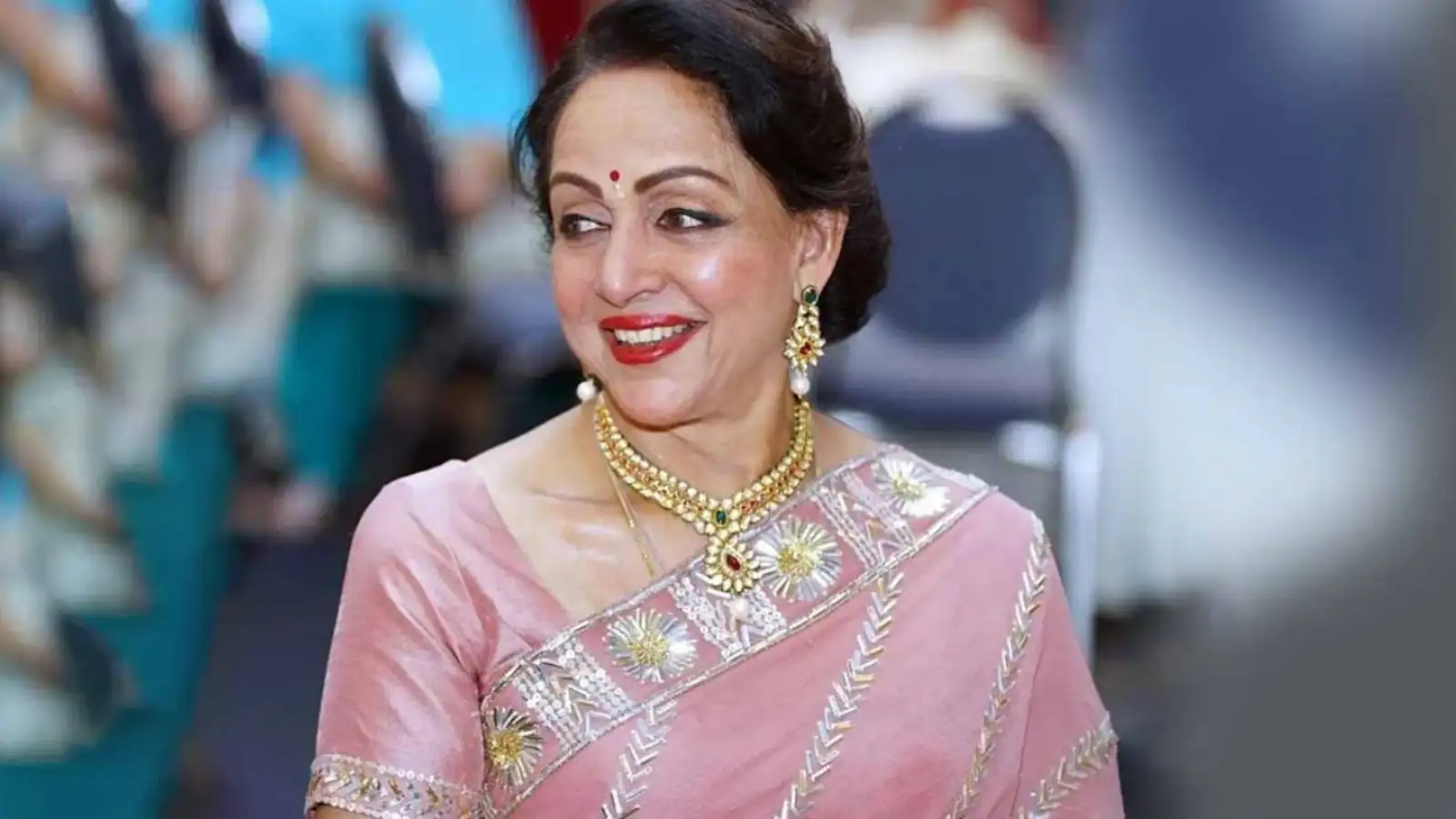 पहली बार अपनी आवाज का जादू बिखेरेंगी हेमा मालिनी, खास कॉन्सर्ट में करेंगी लाइव परफॉर्मेंस