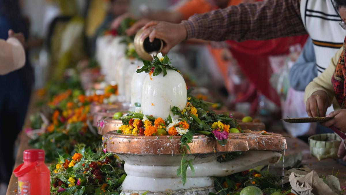 शिव पूजा के लिए 7 अचूक नियम, जिनसे बरसती है भोलेनाथ की कृपा!