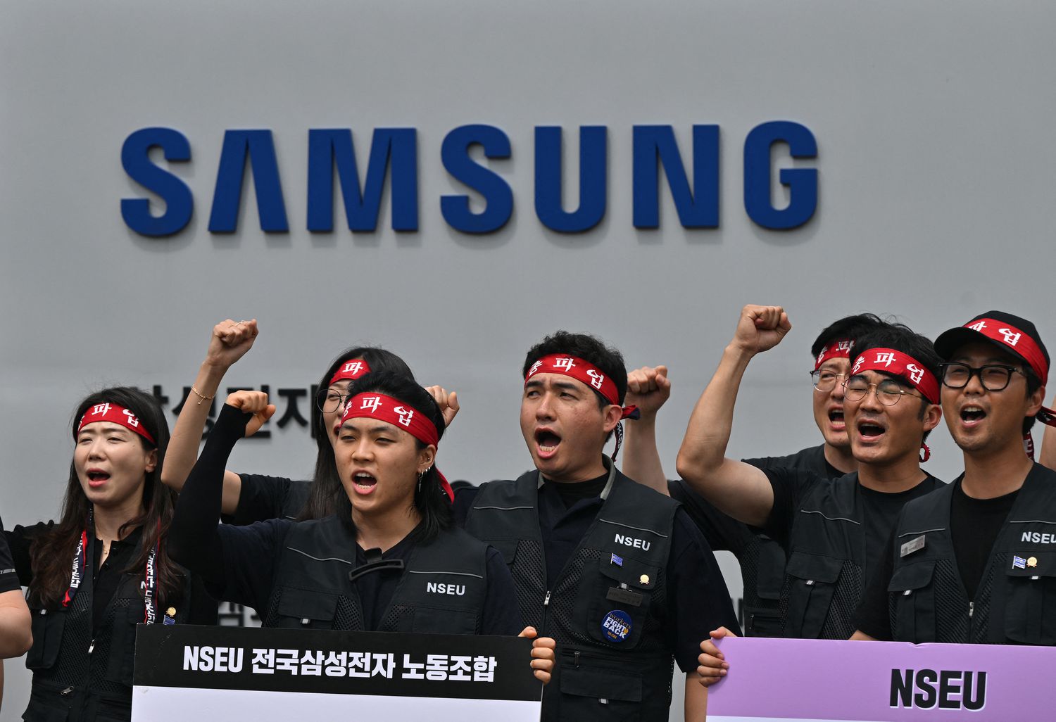 Samsung में बवाल,  45 हजार कर्मचारियों की हड़ताल से AI चिप सप्लाई पर संकट