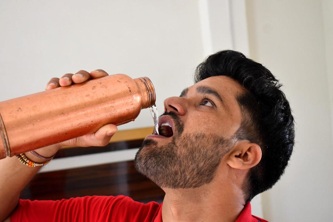 Copper Bottle Tips: कॉपर बोतल में पानी पीना फायदेमंद, लेकिन भूलकर भी न करें ये गलतियां, वरना सेहत को हो सकता है नुकसान?