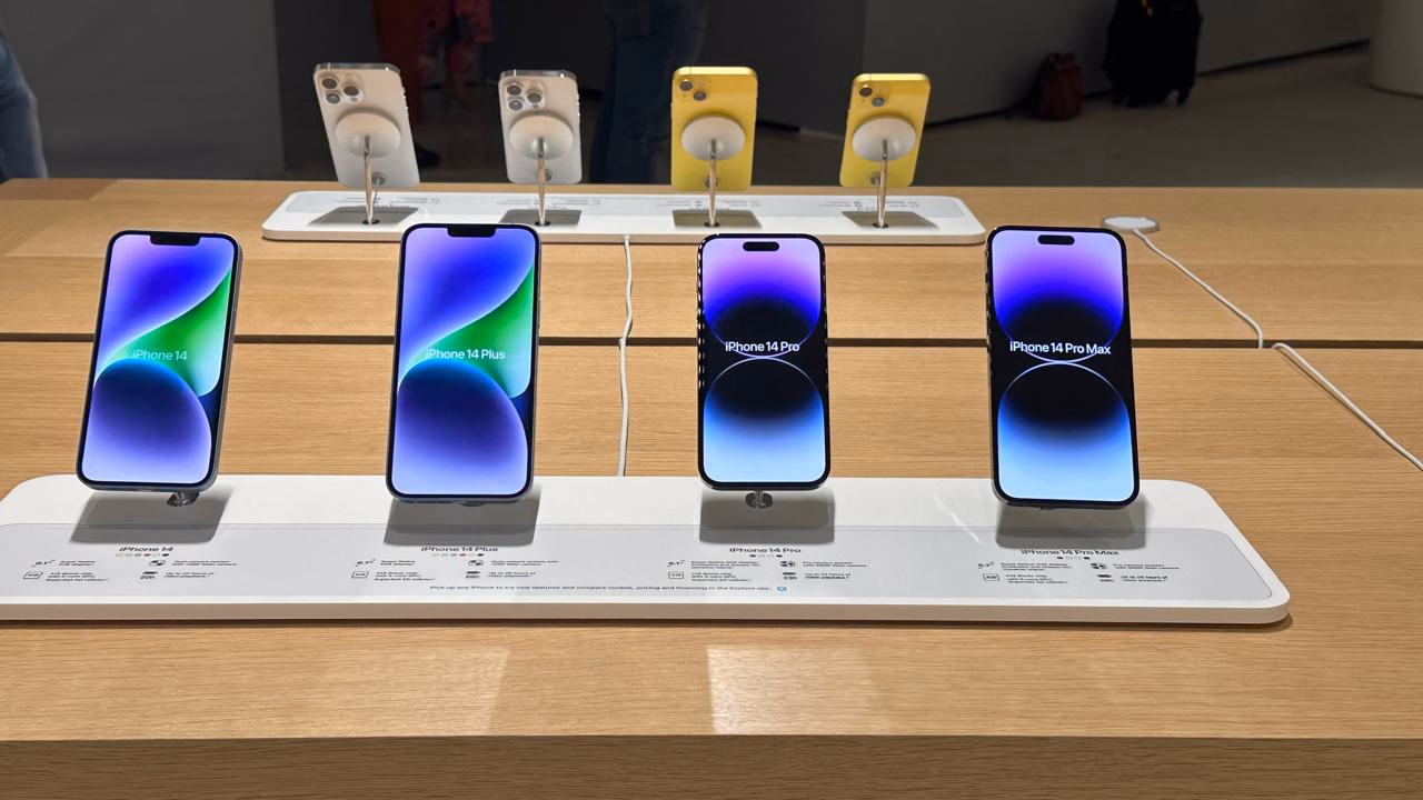 भारत में iPhone की अवैध री-एक्सपोर्ट पर Apple की बड़ी कार्रवाई, नए नियम लागू