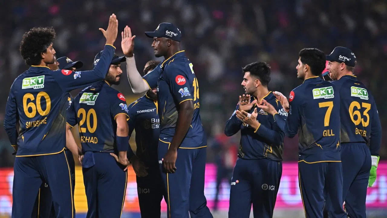 IPL 2026: गुजरात ने राजस्थान रॉयल्स को 77 रनों से हराया, गेंदबाजी में रहा राशिद खान का दबदबा