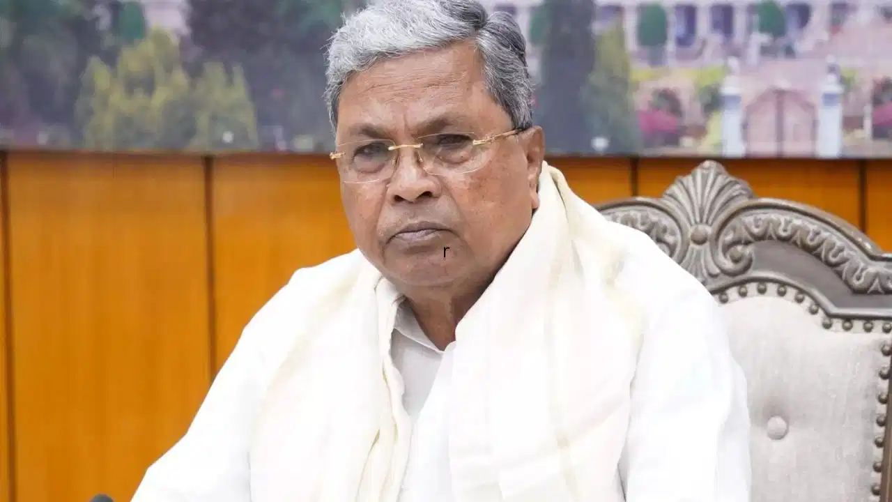 CM पद छोड़ सकते हैं सिद्धारमैया, दिल्ली बैठक के बाद बढ़ी हलचल