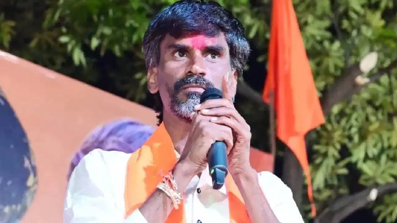 मराठा आरक्षण आंदोलन को विराम, सरकार के आश्वासन के बाद मनोज जरांगे ने खत्म किया अनशन
