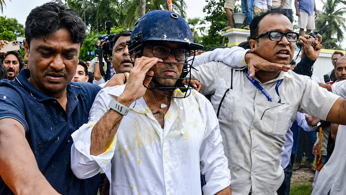 पश्चिम बंगाल: अभिषेक बनर्जी पर हमले के मामले में पुलिस का बड़ा एक्शन, 5 आरोपी गिरफ्तार