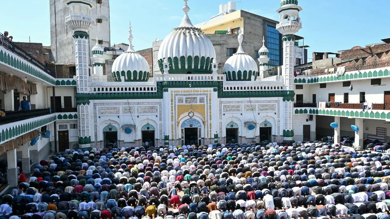 Bakrid 2026: 27 या 28 मई कब है बकरीद? जानिए सही तारीख और क्या है कुर्बानी का इतिहास?