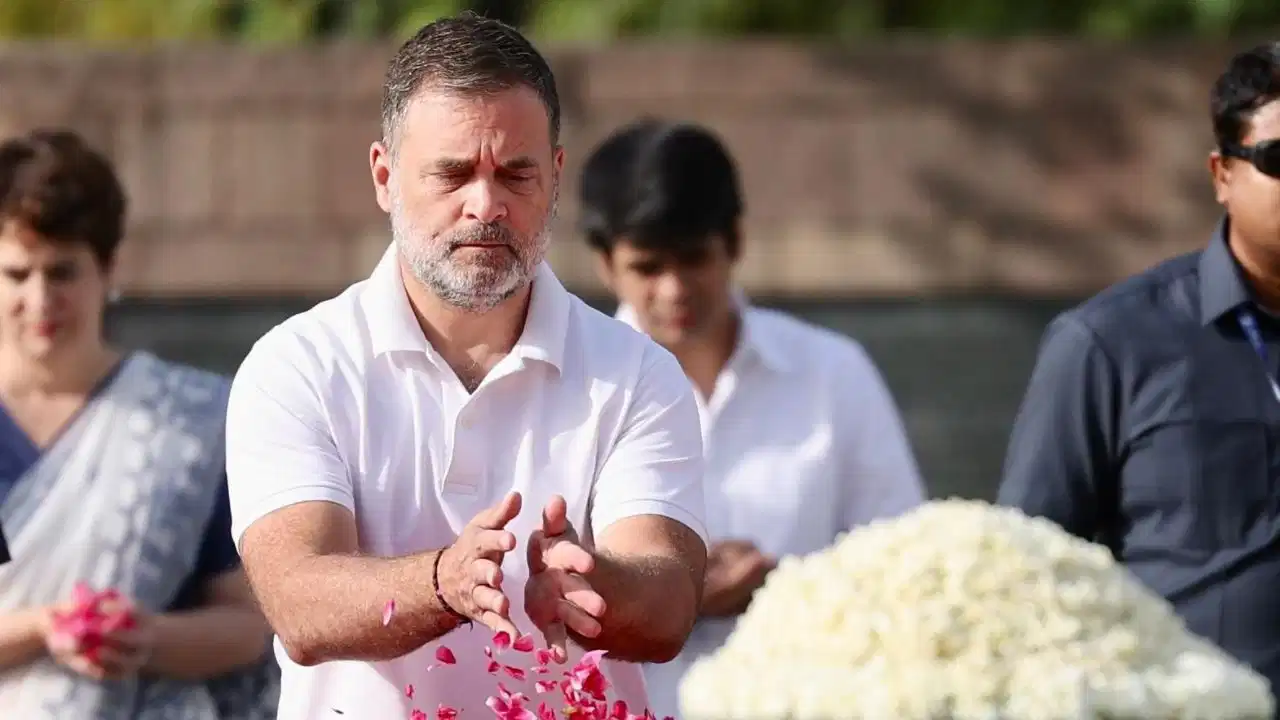 राजीव गांधी की पुण्यतिथि पर राहुल गांधी हुए भावुक, बोले- ‘पापा, आपके मजबूत भारत के सपने को पूरा करूंगा’