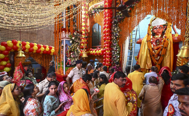तीसरे बड़े मंगल पर करें ये चमत्कारी उपाय, हनुमान जी बरसाएंगे कृपा!