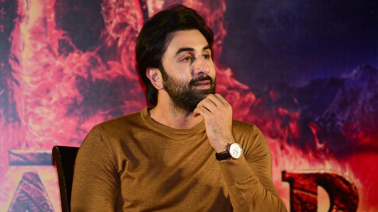 बम नहीं मारेगा… इंडिया-PAK तनाव के बीच नीतू कपूर ने जारी रखी शूटिंग, रणबीर कपूर ने बुलाया था वापस