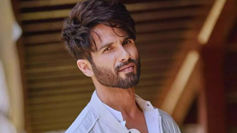 बचपन की तस्वीर शेयर कर शाहिद कपूर ने जीता फैंस का दिल, बोले- ‘फैशन सेंस तब भी कमाल का था’