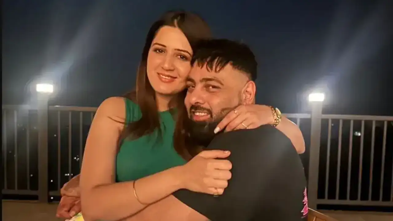 ‘पति देव’ कहकर ईशा रिखी ने किया बड़ा खुलासा, बादशाह संग शेयर की पहली फोटो