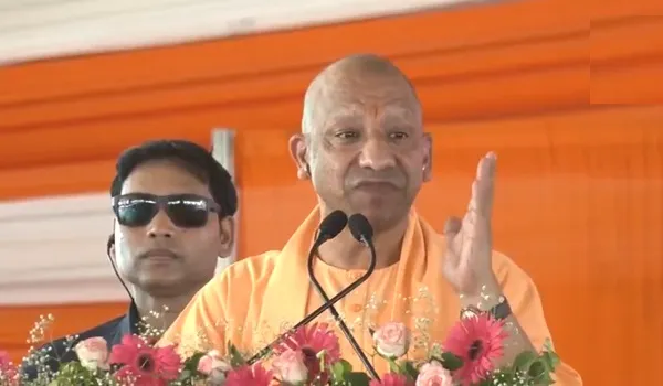 देवरिया रैली से सीएम योगी का महा-पलटवार, बोलें— जो रामनवमी पर दंगे करवाते थे, वो आज हमें आस्था न सिखाएं