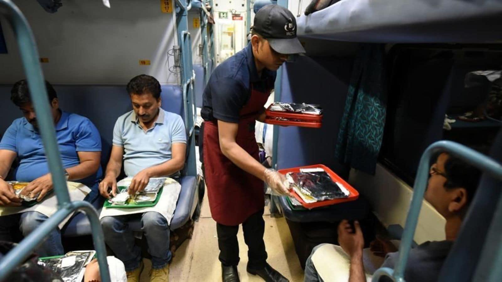 ट्रेन में खाना ऑर्डर करने से पहले रहें सतर्क! IRCTC ने 14 फर्जी वेबसाइट्स और ऐप्स पर कसा शिकंजा