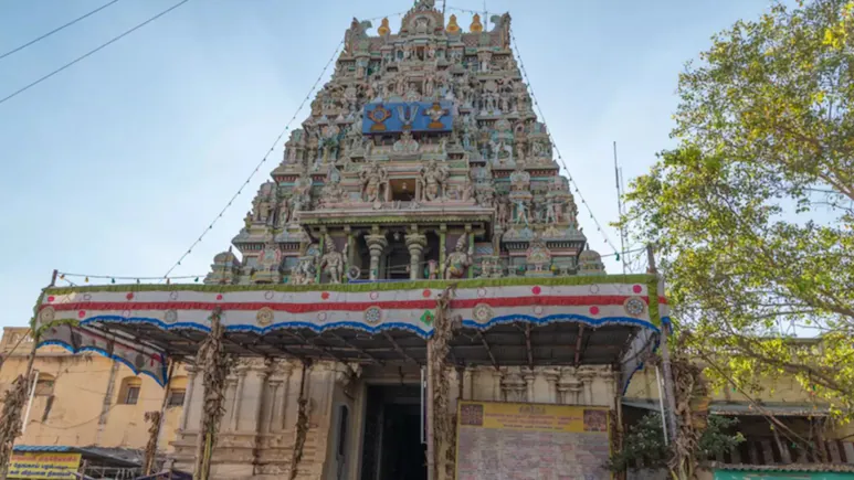 दक्षिण भारत का अद्भुत नारायण मंदिर, जहां दोपहर में भी जमीन पर नहीं पड़ती शिखर की परछाई