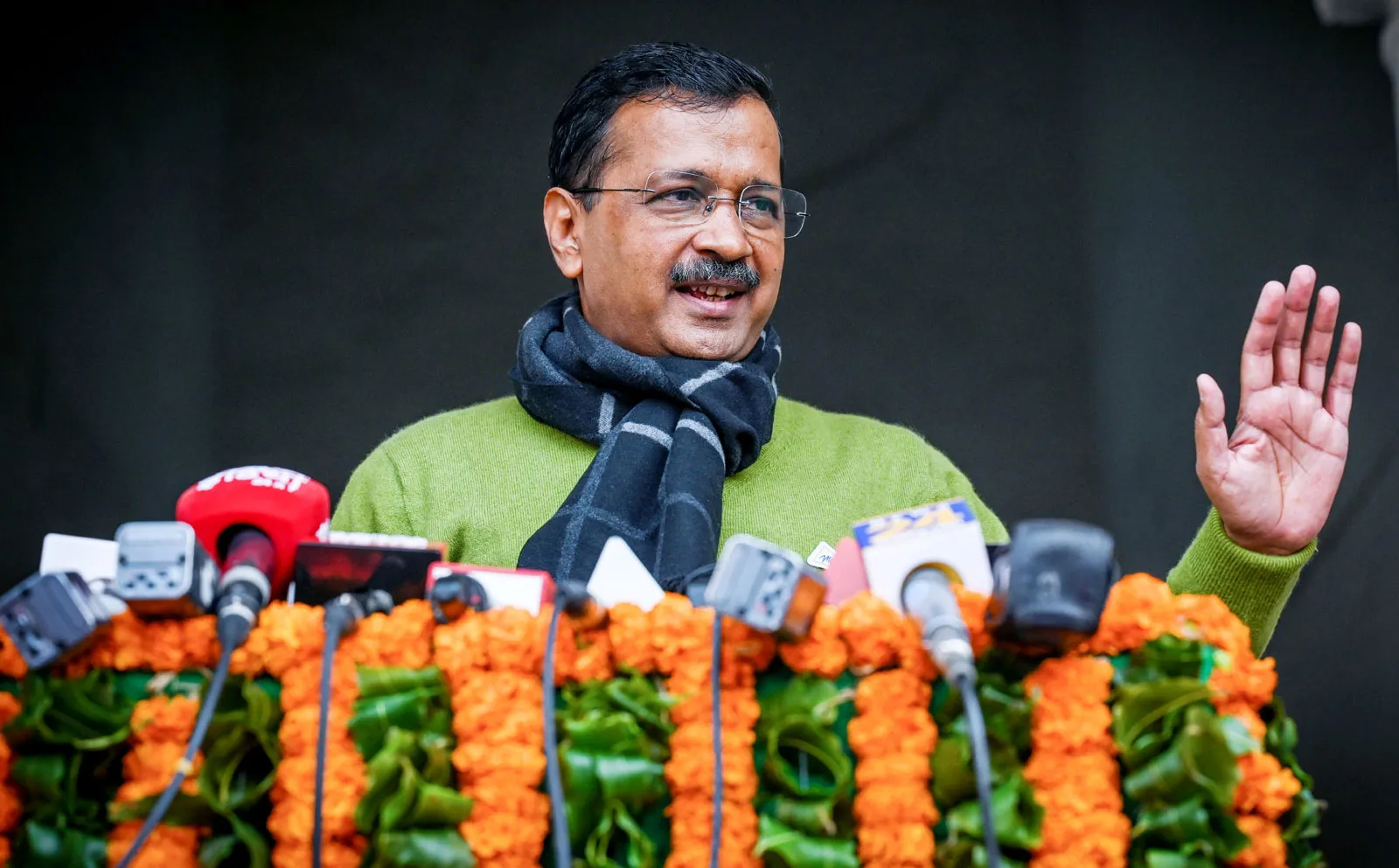 पेपर लीक रोकने के नाम पर कॉमेडी सर्कस…. केजरीवाल का सरकार पर हमला