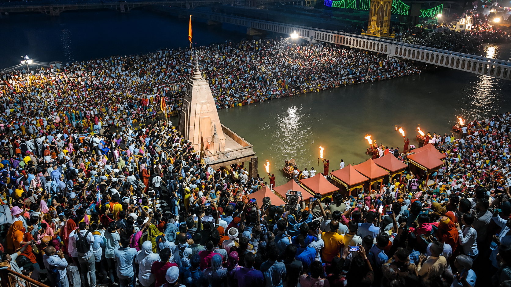 Somvati Amavasya 2026: आज है साल की सबसे शुभ सोमवती अमावस्या, जानिए शाम को दीपदान करने का महत्व और लाभ