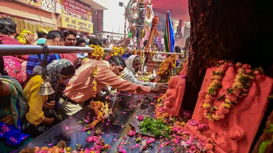 आखिरी बड़ा मंगल आज, बजरंगबली को प्रसन्न करने के लिए लगाएं ये विशेष भोग, मिलती है संकटों से मुक्ति