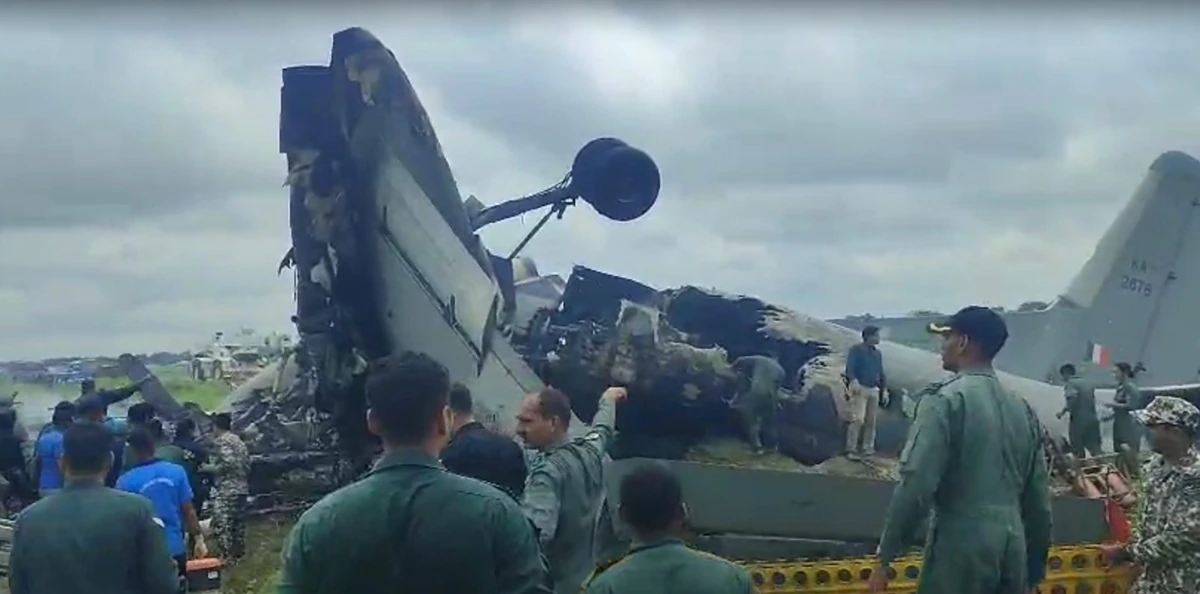 जोरहाट एयरबेस पर बड़ा हादसा, लैंडिंग के दौरान दुर्घटनाग्रस्त हुआ IAF का AN-32 विमान, जांच के दिए गए आदेश