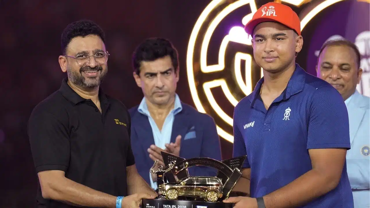 IPL 2026 Awards: वैभव सूर्यवंशी का जलवा, 5 बड़े अवॉर्ड जीतकर बनाया इतिहास, कार से लेकर लाखों रुपये तक की बरसात